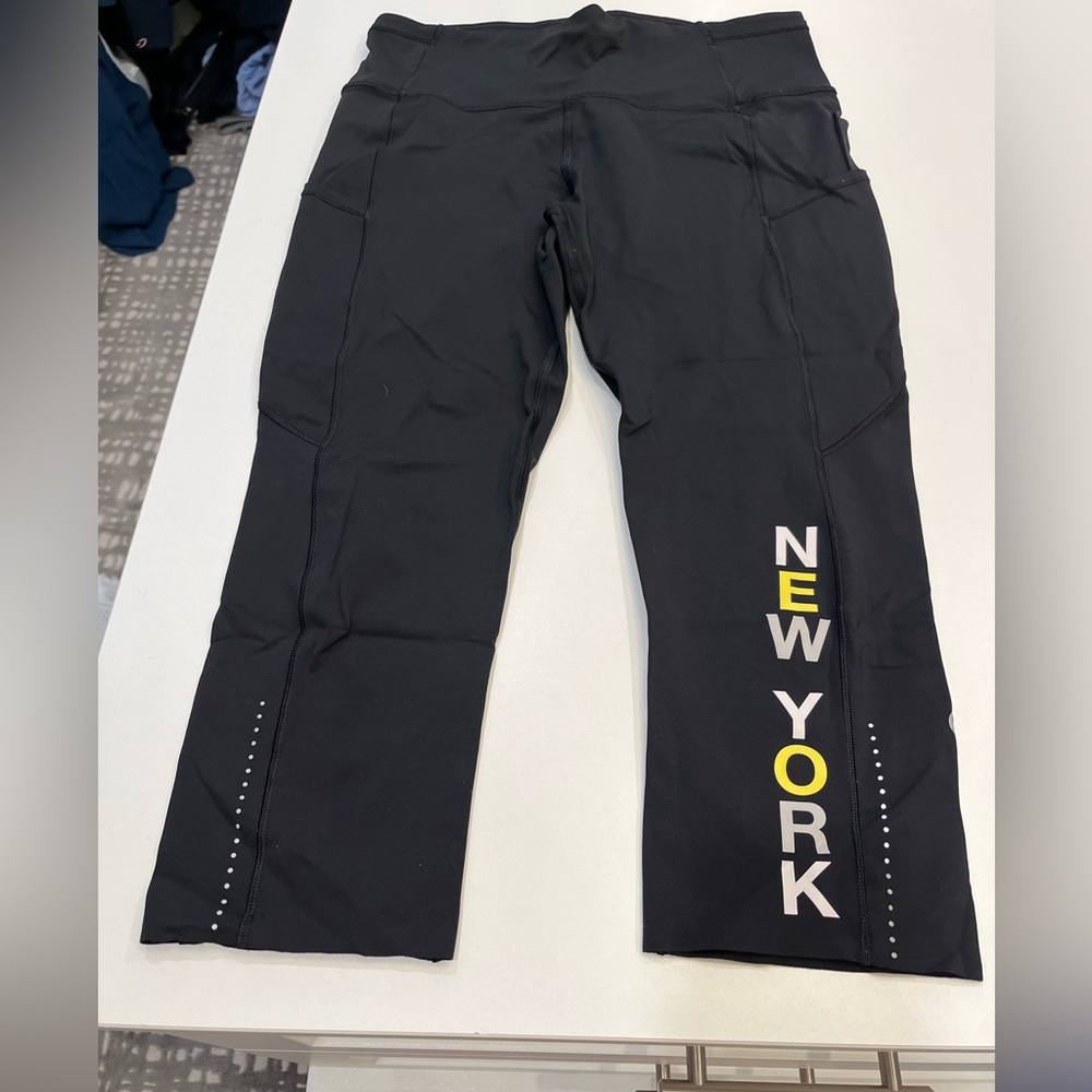 LULULEMON X SOULCYCLE NEW YORK LEGGINGS SIZE 8 LENGTH 28 INCHES WAIST 14INCHES